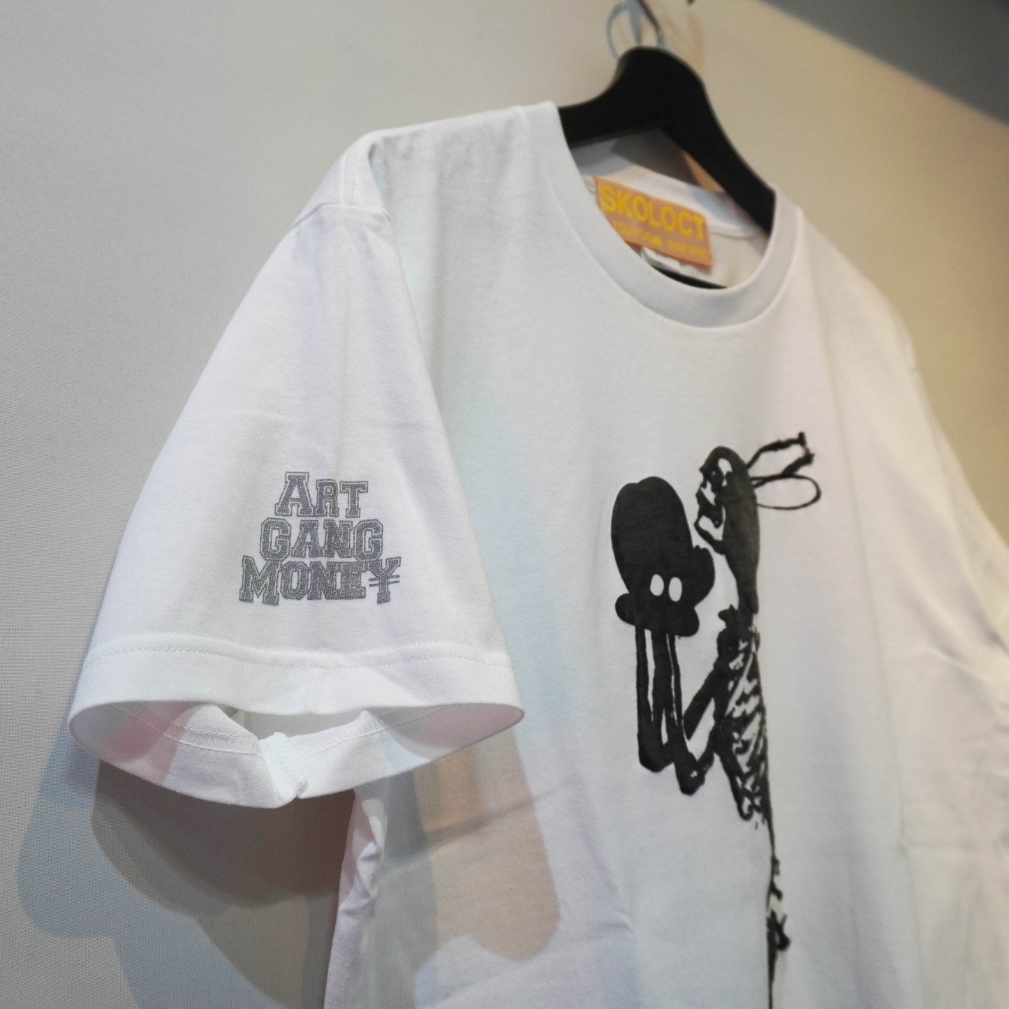 SKOLOCT PRAY MONEY T-SHIRT