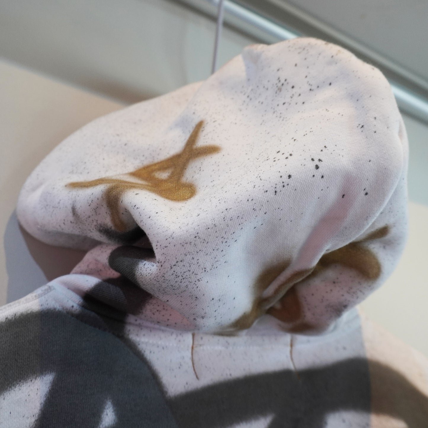 SKOLOCT SPRAY PAINTED ZIP HOODIE (S)