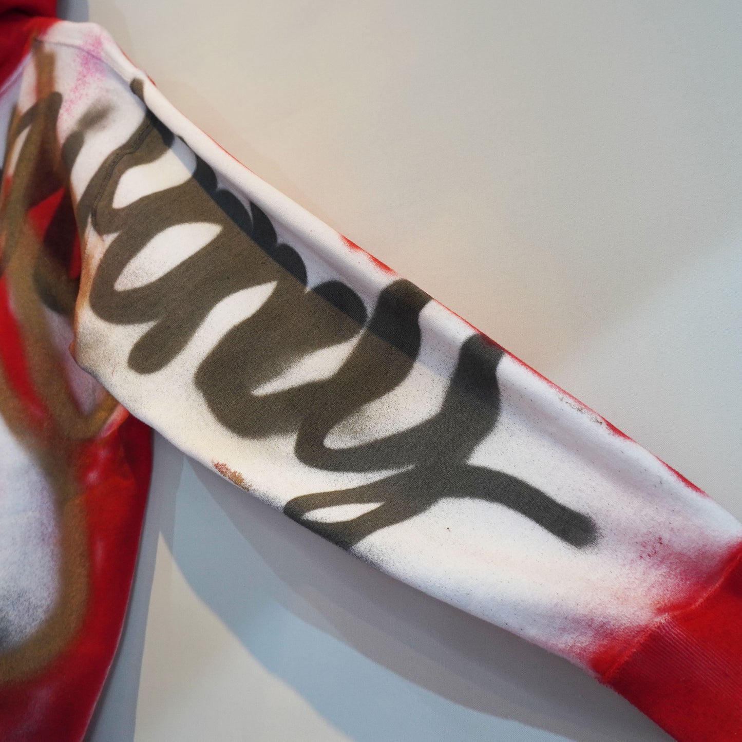 SKOLOCT SPRAY PAINTED ZIP HOODIE (XL)