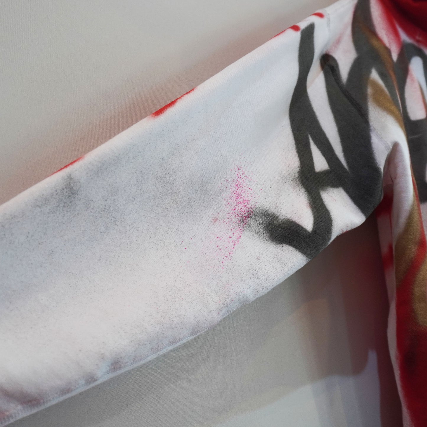 SKOLOCT SPRAY PAINTED ZIP HOODIE (XL)