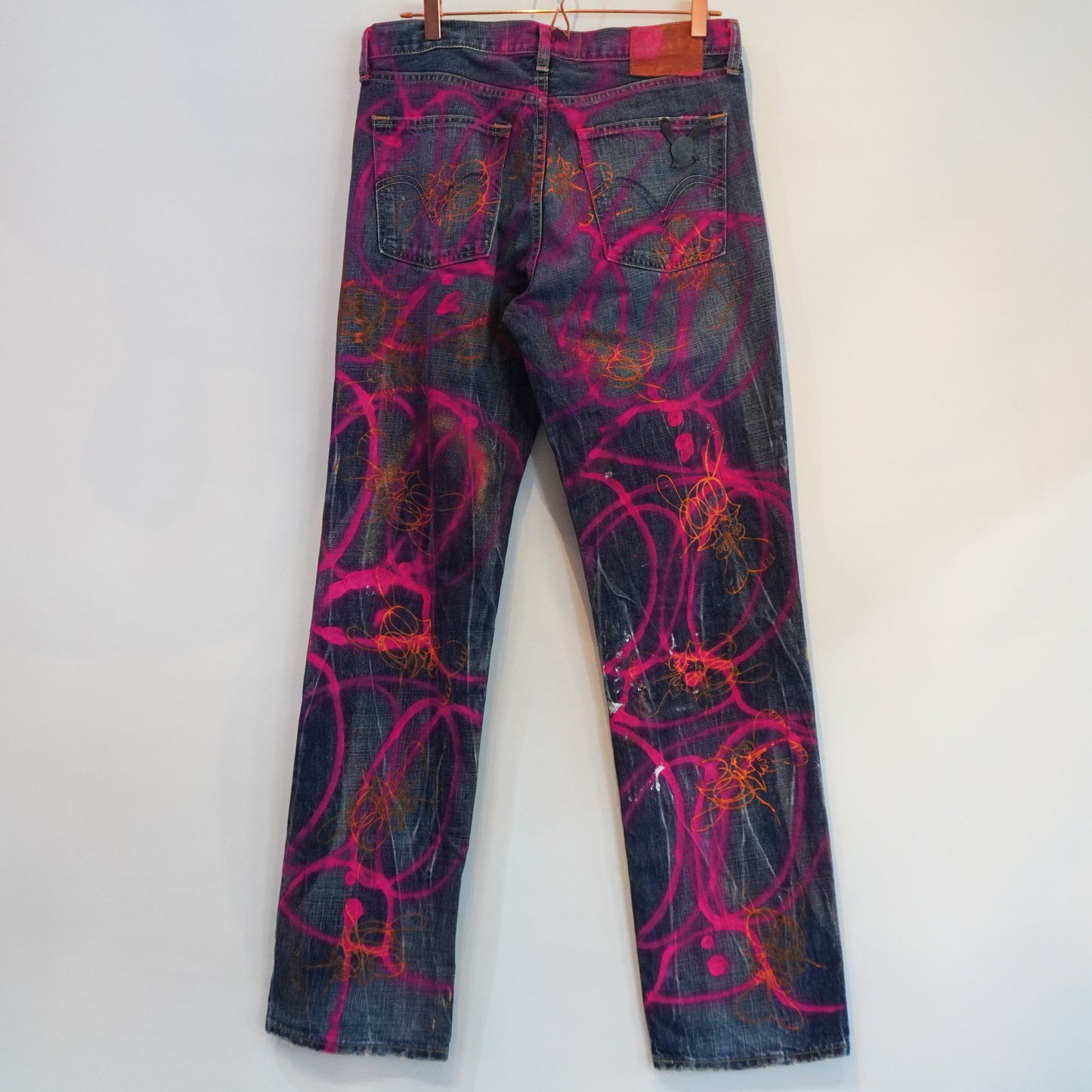 SKOLOCT SPRAY PAINTED JEANS - 33
