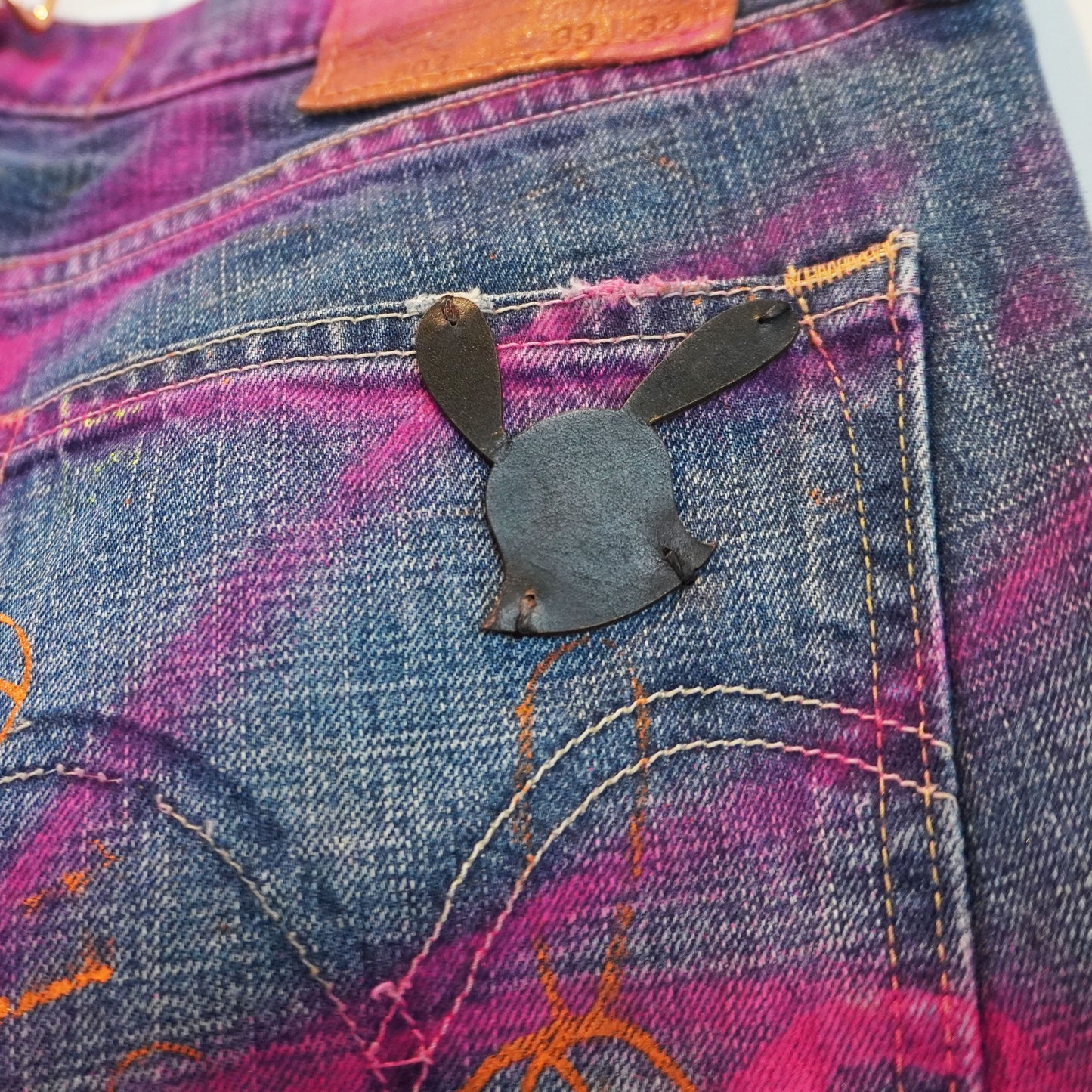 SKOLOCT SPRAY PAINTED JEANS - 33