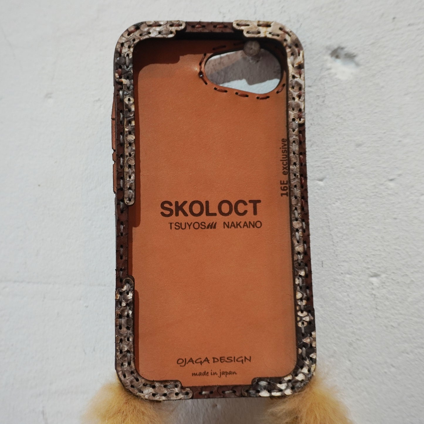 LEATHER PHONE CASE PYTHON - iPhone 16E