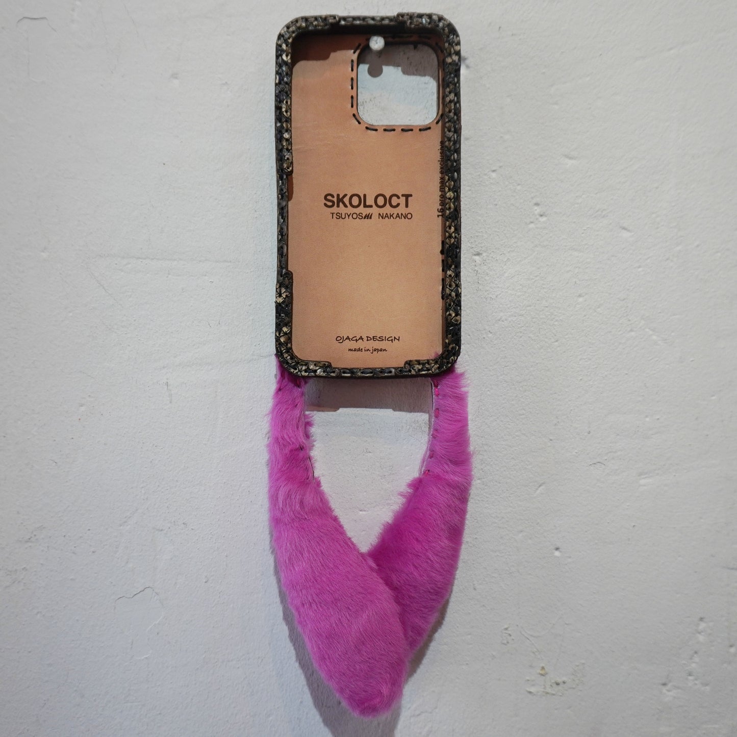 LEATHER PHONE CASE PYTHON - iPhone 16 PRO MAX