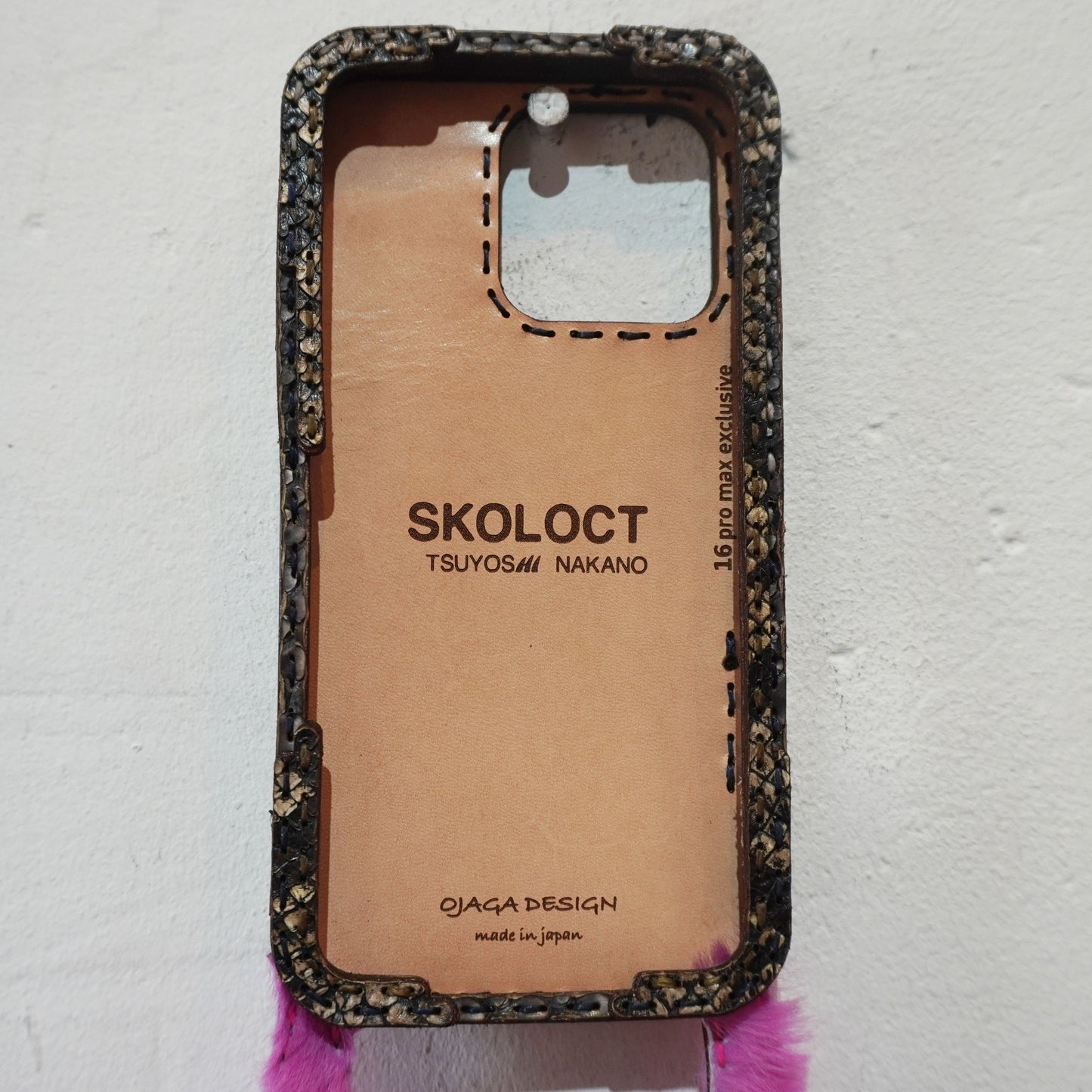 LEATHER PHONE CASE PYTHON - iPhone 16 PRO MAX