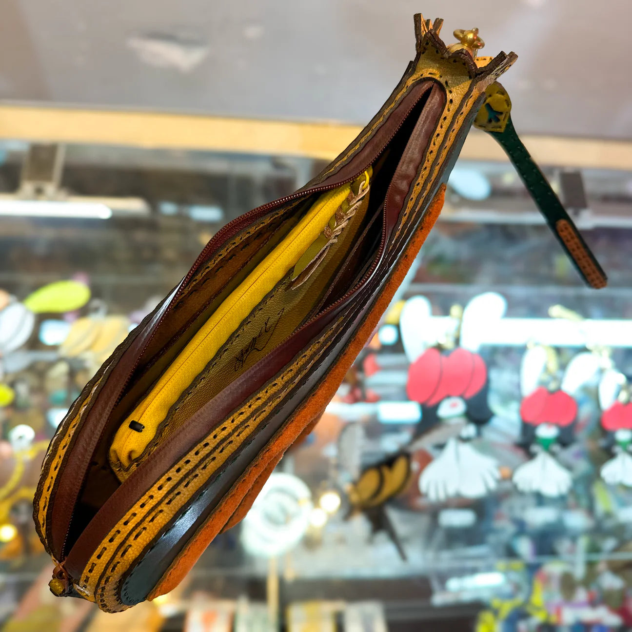 SKO LEATHER CLUTCH WALLET