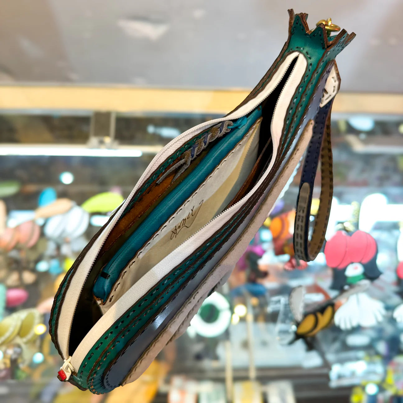 SKO LEATHER CLUTCH WALLET